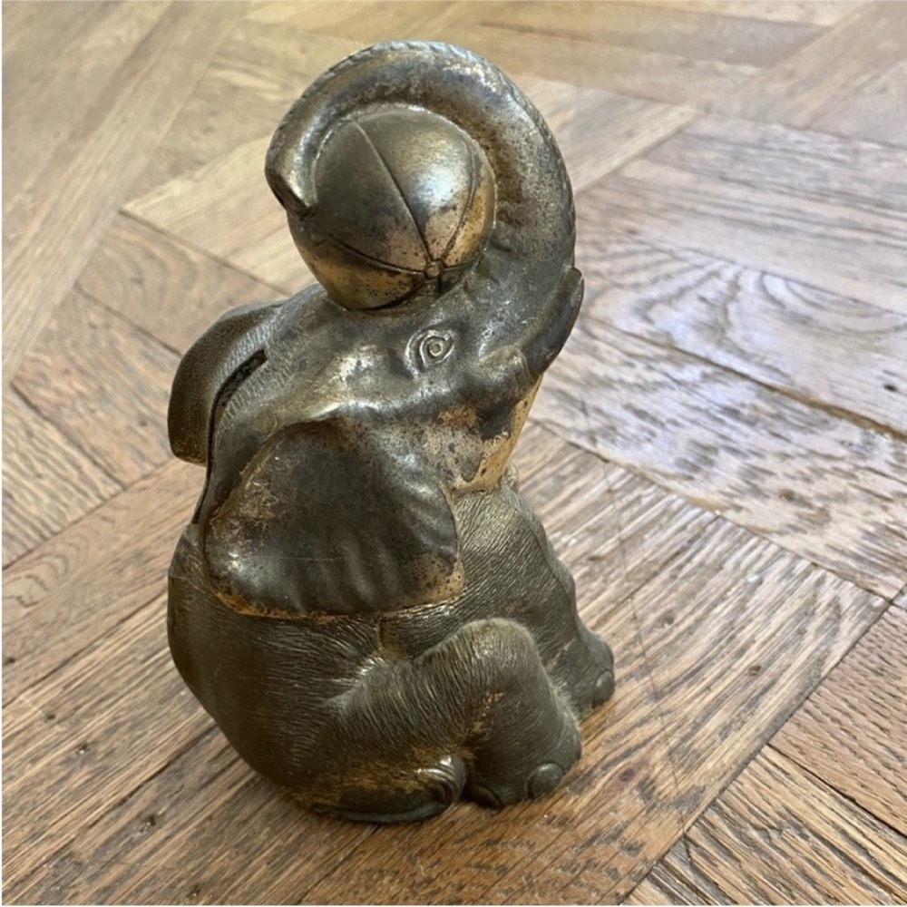 Elephant bank